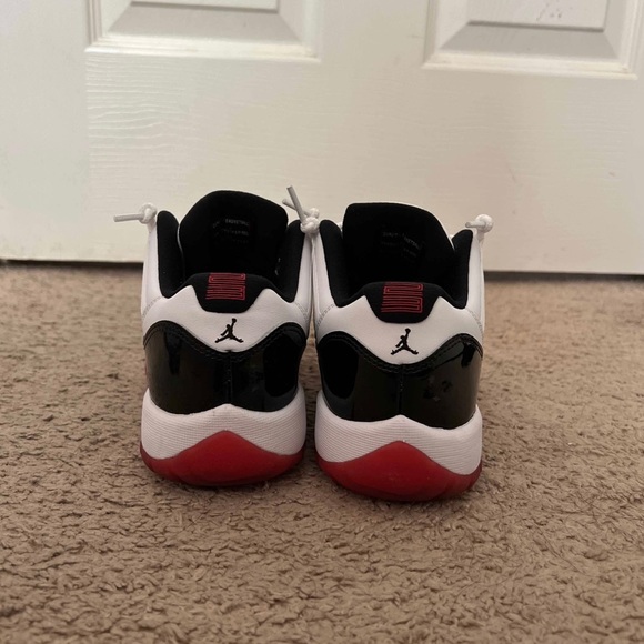 Air Jordan 11 Retro Low GS 'Concord-Bred' - Picture 4 of 9